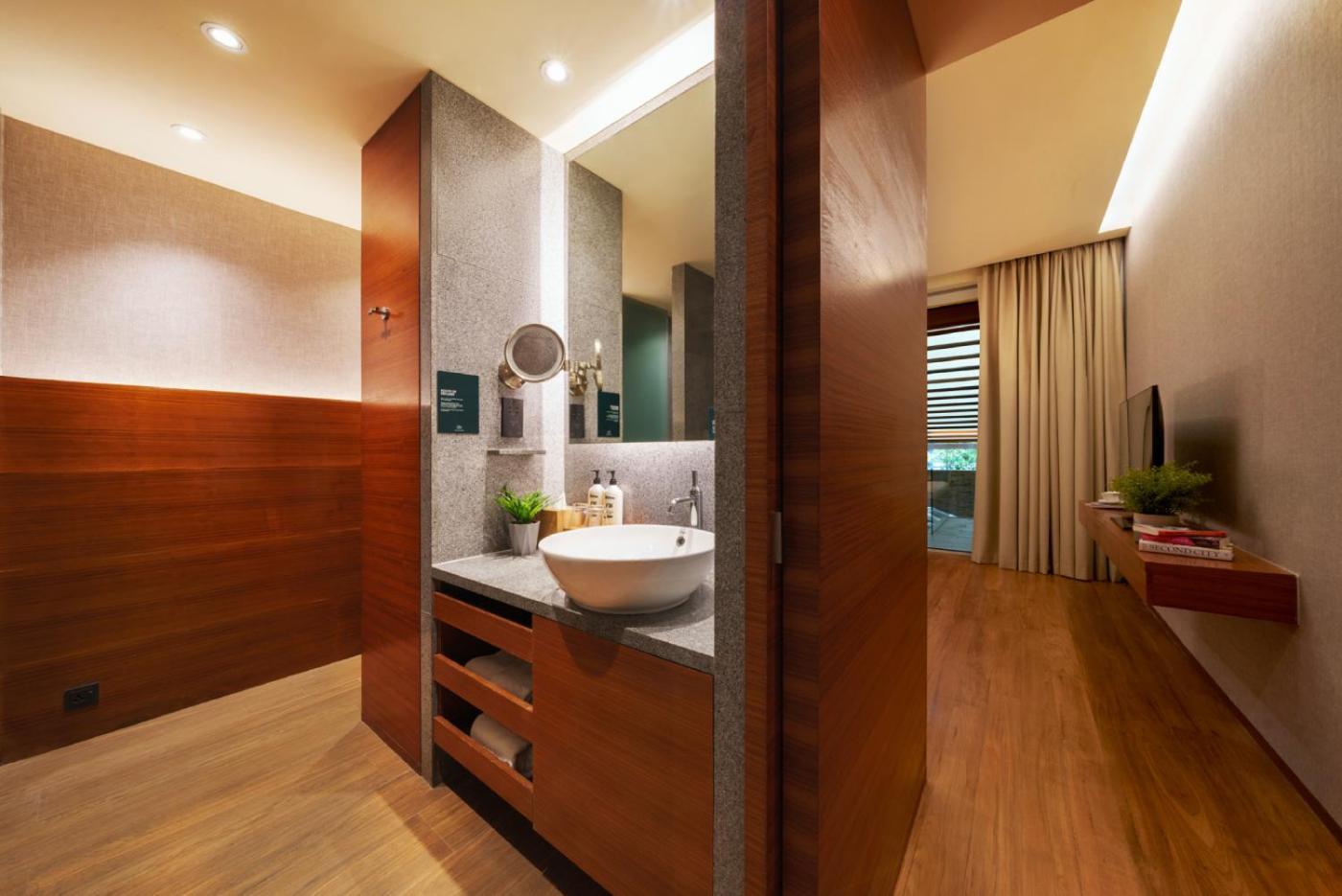 Oasia Resort Sentosa By Far East Hospitality Сингапур Экстерьер фото Bathroom